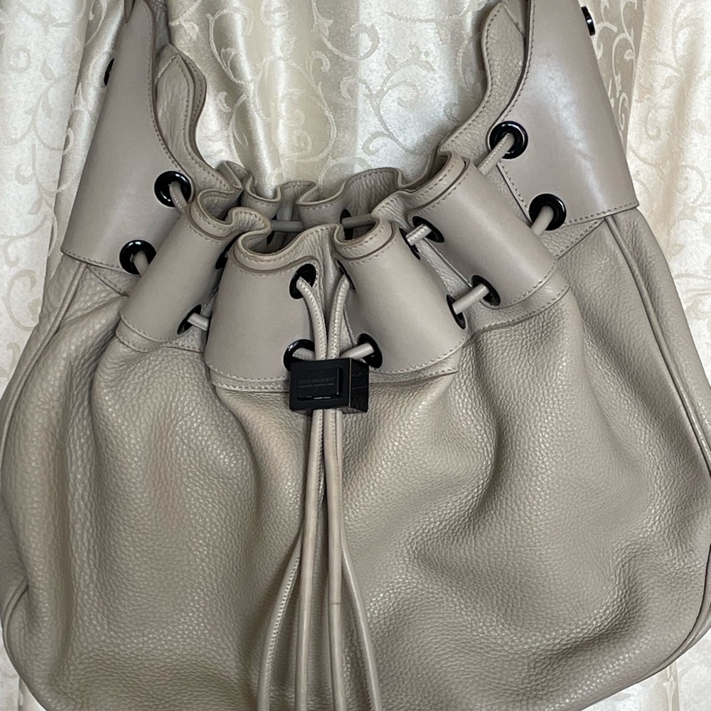 Burberry authentic made in Italy, genuine leather Large Shoulder Bag Tan